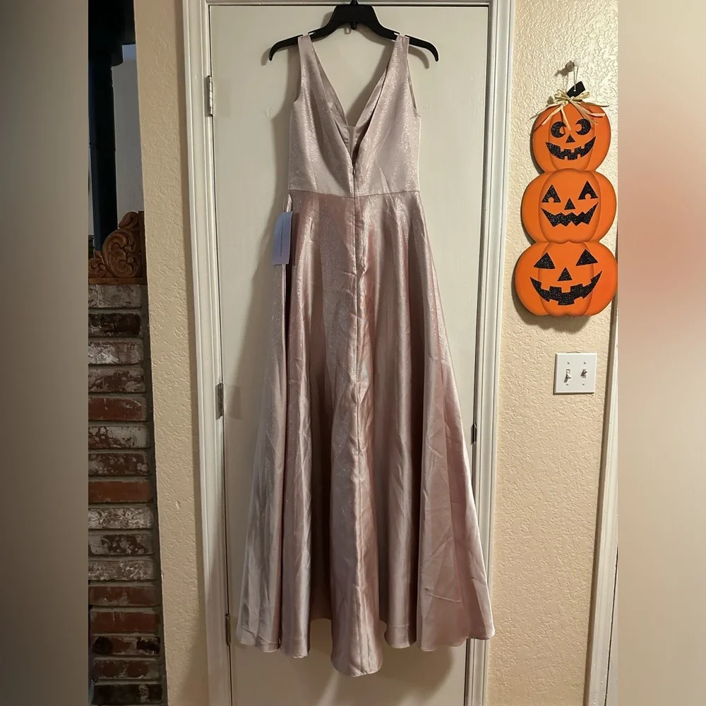 🆕 White Soieblue Shimmering Pink Champagne V neck Beaded sequins Evening Prom M - Picture 3 of 12